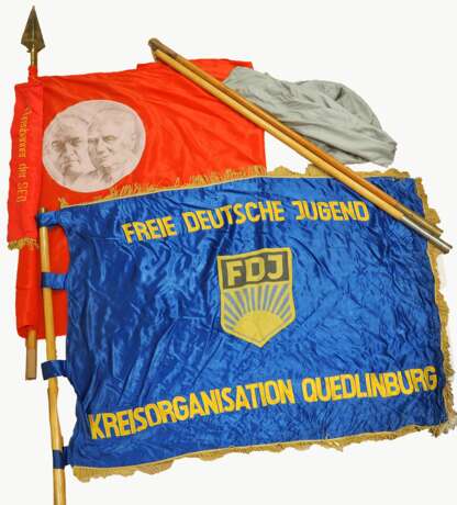 DDR: Ehrenbanner der SED / FDJ Fahne - Kreisorganisation Quedlinburg. - Foto 1