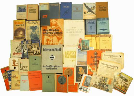 Lot Militär Literatur. - photo 1