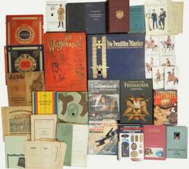 Lot Militaria Literatur.