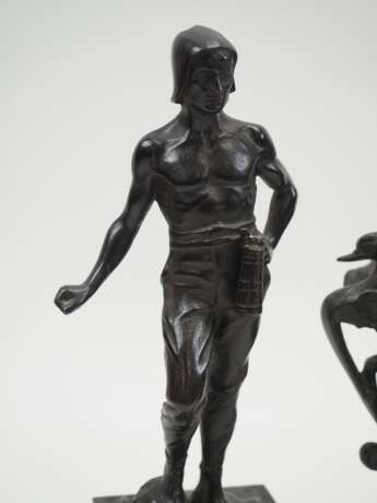 Eisen / Bronze: Figuren, Vase und Leuchter. - photo 2