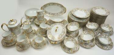 Royal Limoges: 67-teiliges Service mit Gold Dekor (or on Relief)