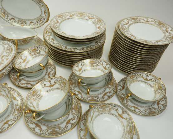 Royal Limoges: 67-teiliges Service mit Gold Dekor (or on Relief) - фото 3