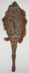 Sepik: Antropomorphe Schild-Maske.