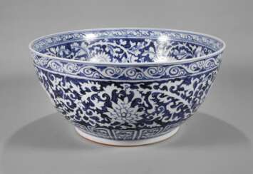 Riesige Punch Bowl