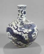 Product catalog. Große Tianqiuping-Drachenvase