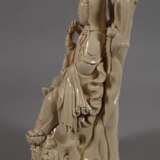 Blanc-de-Chine-Figur "Guanyin mit Weidenzweig und Ambrosiaflasche" - photo 4