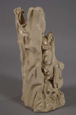 Blanc-de-Chine-Figur "Guanyin mit Weidenzweig und Ambrosiaflasche" - photo 6