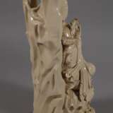 Blanc-de-Chine-Figur "Guanyin mit Weidenzweig und Ambrosiaflasche" - photo 6