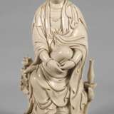 Große Blanc-de-Chine-Figur "Guanyin als Beschützer der Seefahrer" - photo 1