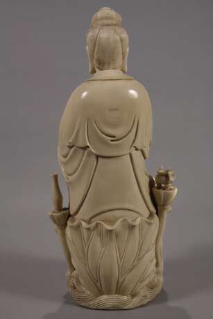 Große Blanc-de-Chine-Figur "Guanyin als Beschützer der Seefahrer" - photo 6