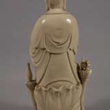 Große Blanc-de-Chine-Figur "Guanyin als Beschützer der Seefahrer" - photo 6