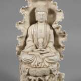 Große Blanc-de-Chine-Figur "Der Medizinbuddha Bhaisajyaguru" - photo 1