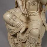 Blanc-de-Chine-Figur "Guanyin mit heiliger Lotosblume" - photo 3