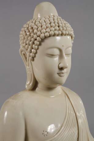 Blanc-de-Chine-Figur des Buddha Shakyamuni im Sarnath-Stil - photo 2