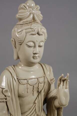 Blanc-de-Chine-Figur eines Bodhisattvas - фото 2