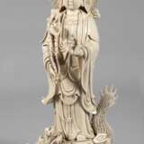 Große Blanc-de-Chine-Figur "Stehende Guanyin mit der Drachenperle" - photo 1