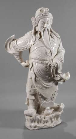 Riesige Blanc-de-Chine-Figur "Der drohende Kriegsgott Guandi" - photo 1