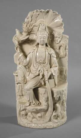 Große Blanc-de-Chine-Figur "Guanyin mit Drache und Phönix" - photo 3