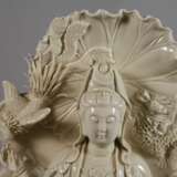 Große Blanc-de-Chine-Figur "Guanyin mit Drache und Phönix" - photo 4