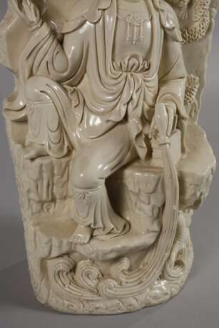 Große Blanc-de-Chine-Figur "Guanyin mit Drache und Phönix" - photo 5