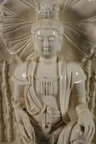 Große Blanc-de-Chine-Figur "Guanyin in der Meereshöhle" - photo 2