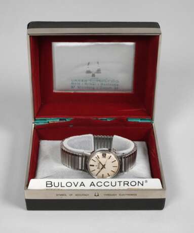 Herrenuhr Bulova Accutron - фото 1