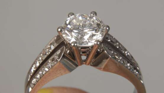 Damenring mit Brillanten von 1,03 ct - photo 2