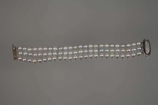 Dreireihiges Perlenarmband mit Diamanten - photo 2