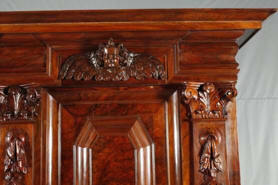 Prächtiger Pilasterschrank Barock - photo 2