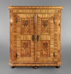 Dielenschrank barock