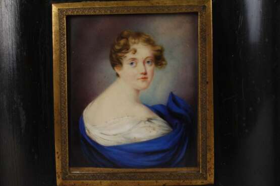 Kleines Biedermeierportrait Dame im blauen Kleid - Foto 2