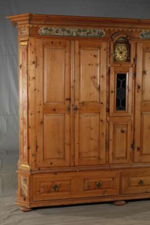 Außergewöhnlicher Bauernschrank Zirbenholz - photo 5