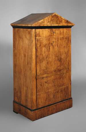 Konischer Kleiderschrank Biedermeier - Foto 1