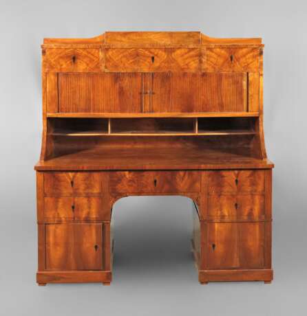 Feiner Biedermeier-Schreibtisch - photo 1