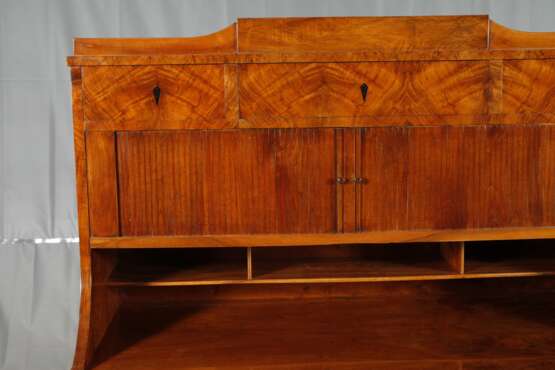 Feiner Biedermeier-Schreibtisch - photo 2