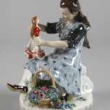 Meissen ”Mädchen mit Puppe und Blumenkorb” - photo 1