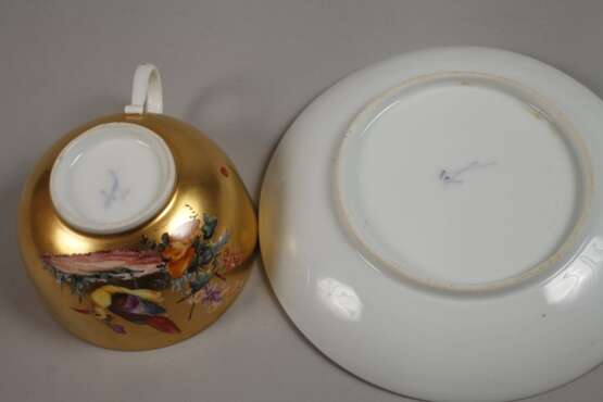 Meissen Goldfondtasse mit Unterschale Punktzeit - photo 3