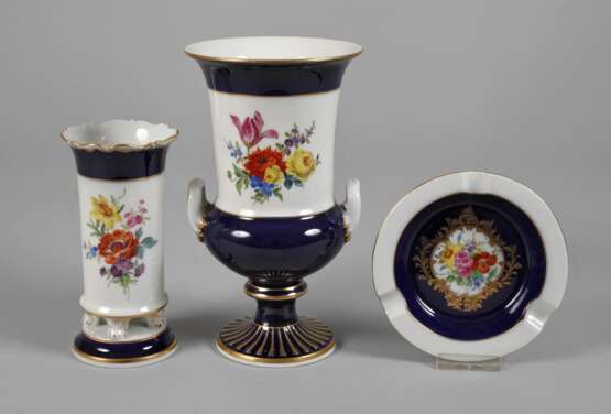 Meissen Konvolut Blumenmalerei mit Blaufond - Foto 1