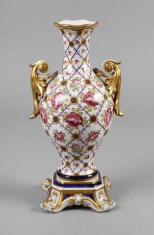 Sevres Vase Rosendekor - фото 1