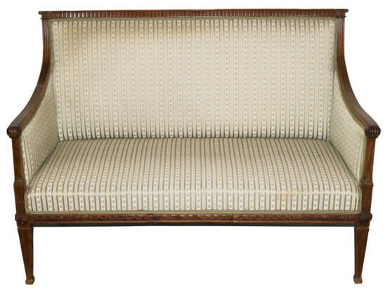 Sofa im Louis Seize. - photo 1