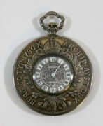 Verschiedene Antiquitäten. Taschenuhr