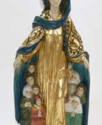 Verschiedene Antiquitäten. Schutzmantelmadonna.