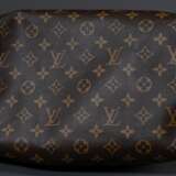 Louis Vuitton "Speedy 30" Tasche in Monogram Canvas, heller Rindslederbesatz und -schulterriemen, innen Textilfutter, goldfarbene Beschläge und Schloss, 2 Schlüssel mit Staubbeutel, 2023, 21x30x17cm, Riemen get… - фото 4