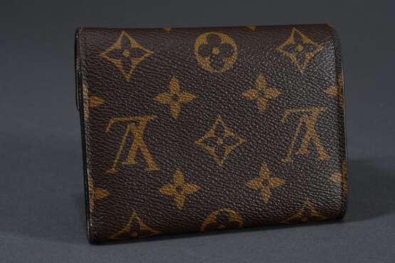 Louis Vuitton "Victorine" Portemonnaie in Monogram Canvas, innen genarbtes, rosa Rindsleder, goldfarbene Beschläge, Druckknopf und Reißverschluss, 2023, 12x9,5x2,5cm (NP 2024: 450,-) - Foto 2