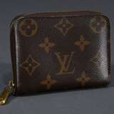 Louis Vuitton "Zippy Coin" Portemonnaie in Monogram Canvas mit Innenfutter aus genarbtem Rindsleder, goldfarbenen Beschlägen sowie Reißverschluss, 2008, 8,5x11x2cm, Gebrauchsspuren - Foto 1