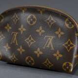 Louis Vuitton "Cosmetic Pouch PM" in Monogram Canvas mit abwaschbarem Textil Innenfutter, goldfarbenen Beschlägen und Reißverschluss, 12x19x6cm, leichte Gebrauchsspuren - Foto 1