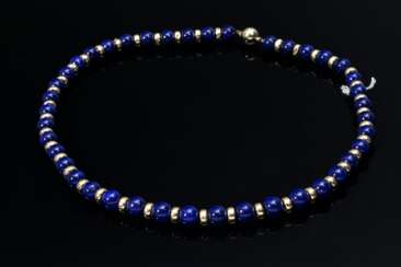 Lapislazuli Perlen Kette mit Gelbgold 585 Kugelschließe und Ringelementen, 35g, L. 46cm, Ø 6,2-8,1mm, Goldelemente mit Druckstellen