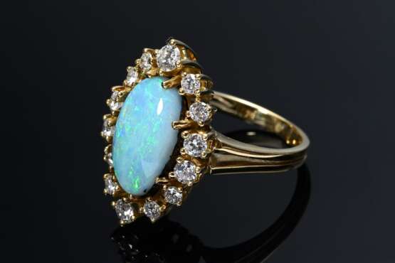 Dekorativer Gelbgold 750 Ring mit ovalem Opal Cabochon in navetteförmiger Brillant Lünette (zus. ca. 0.65ct/SI/W), 6,9g, Gr. 55,5, Opal mit Rissen - Foto 1