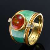 Gelbgold 750 Ring mit orange changierendem Opal Cabochon in grün emaillierter Fassung mit Brillanten (zus. ca. 0.08/SI/W), 12,6g, Gr. 54,5, Opal mit Rissen - фото 1