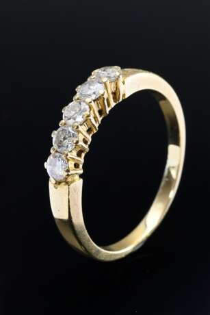 Gelbgold 585 Ring mit 5 Brillanten (zus. ca. 0.75ct/P1-2/W-TCR), 4,8g, Gr. 65 - photo 1